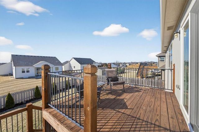 1486 N 162nd Court, Basehor, KS 66007