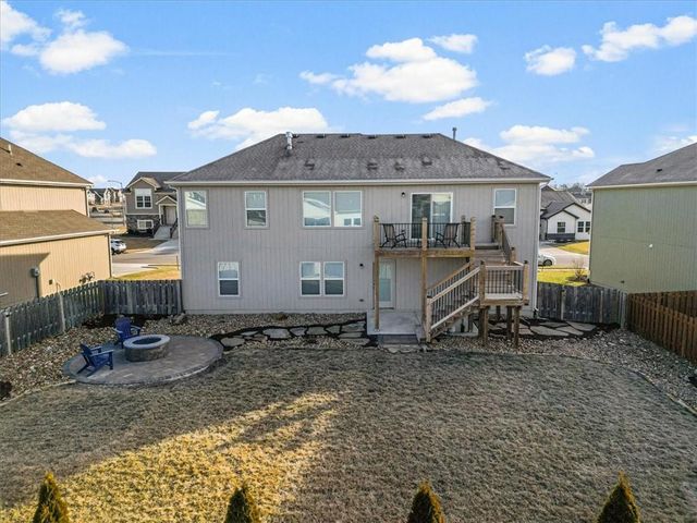 1486 N 162nd Court, Basehor, KS 66007