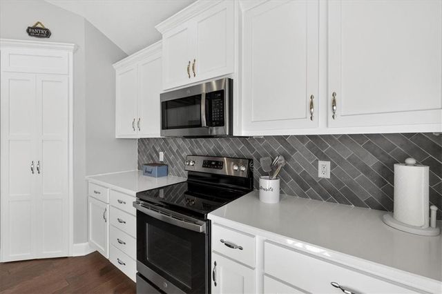 1486 N 162nd Court, Basehor, KS 66007