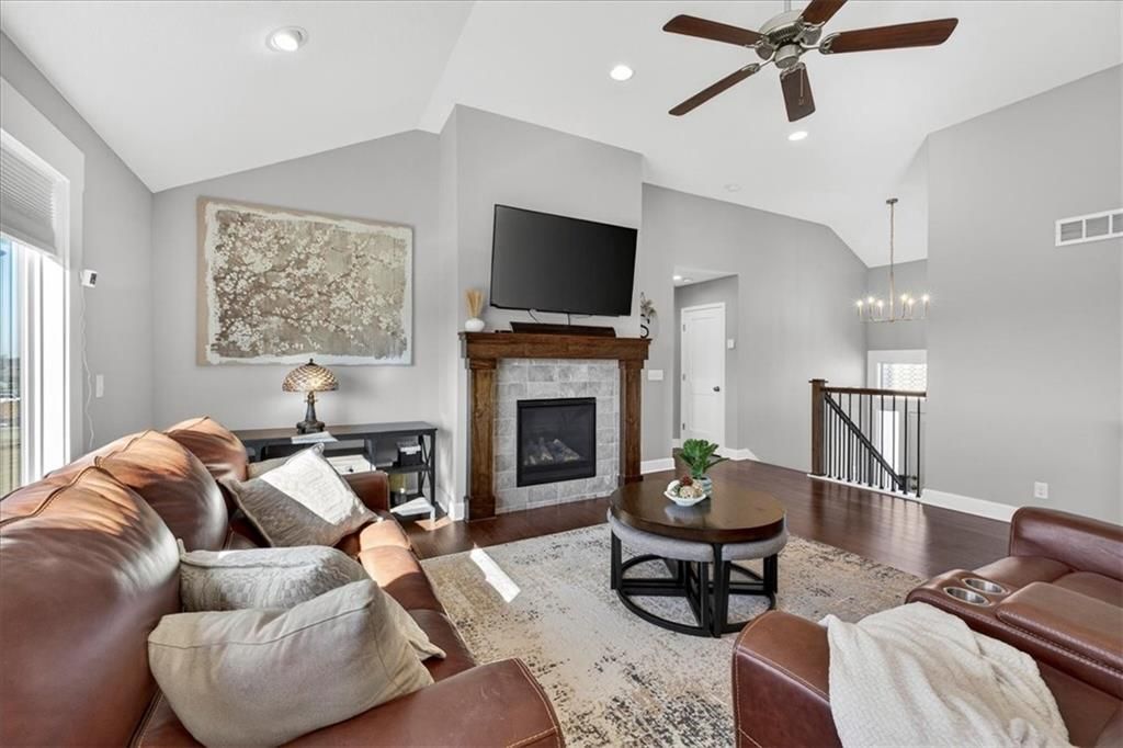 1486 N 162nd Court, Basehor, KS 66007