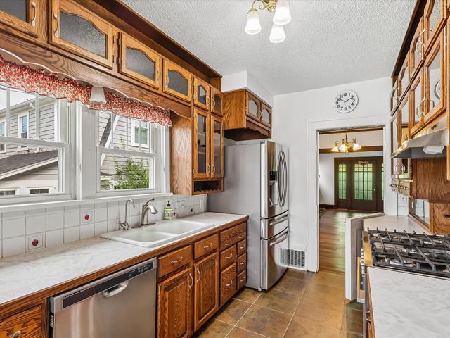 4516 Boulevard Place, Des Moines, IA 50311