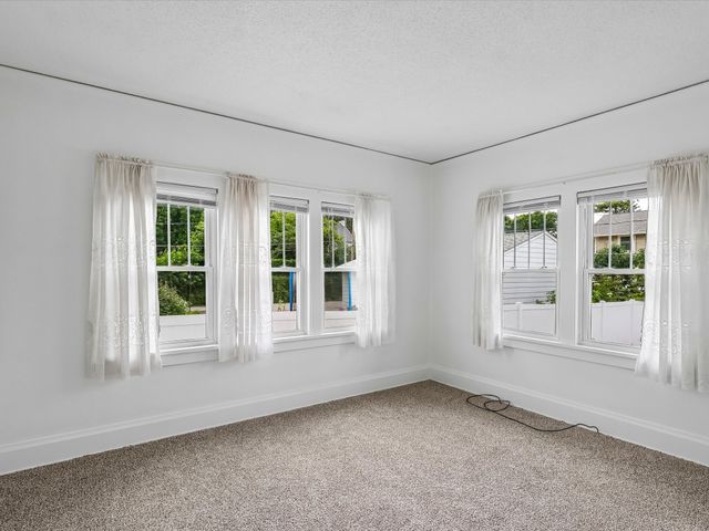 4516 Boulevard Place, Des Moines, IA 50311