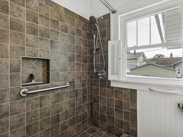 4516 Boulevard Place, Des Moines, IA 50311