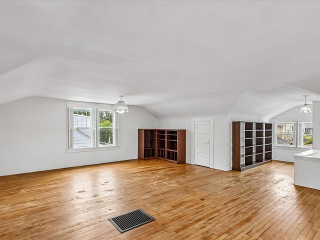 4516 Boulevard Place, Des Moines, IA 50311