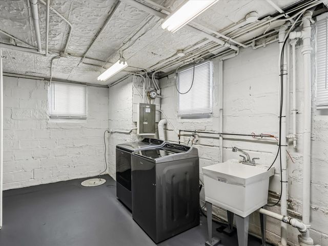 4516 Boulevard Place, Des Moines, IA 50311
