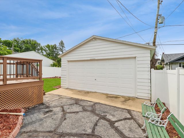 4516 Boulevard Place, Des Moines, IA 50311