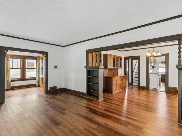 4516 Boulevard Place, Des Moines, IA 50311