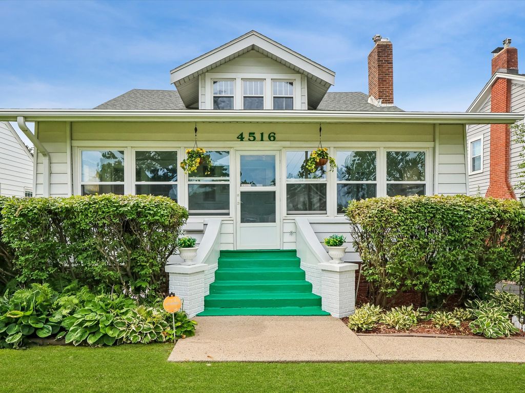4516 Boulevard Place, Des Moines, IA 50311