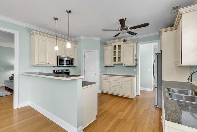 6 Cottage Dr., Murrells Inlet, SC 29576