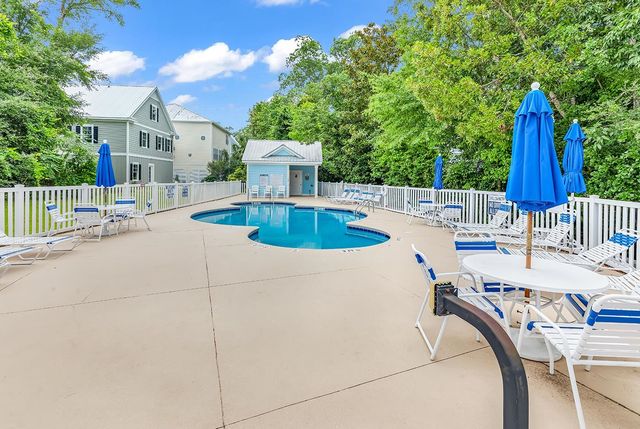 6 Cottage Dr., Murrells Inlet, SC 29576