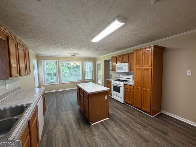 120 Park Place Court, Fayetteville, GA 30215