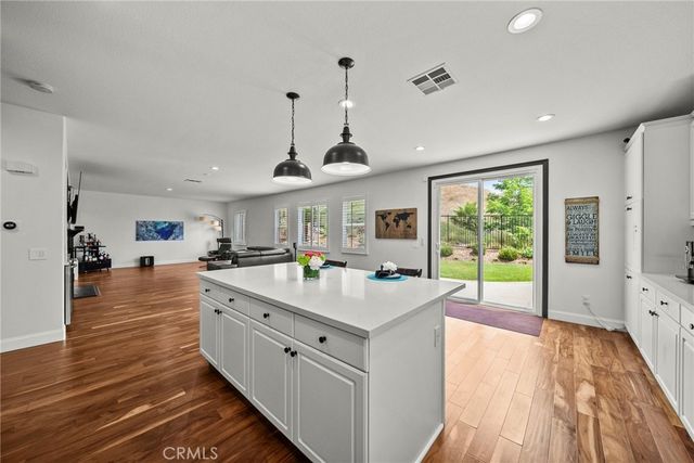 28502 Agajanian, Saugus, CA 91390