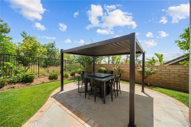 28502 Agajanian, Saugus, CA 91390