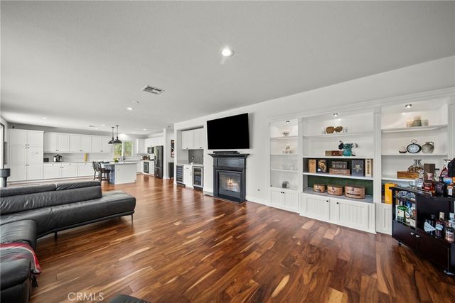 28502 Agajanian, Saugus, CA 91390