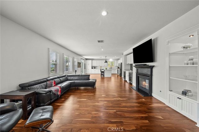 28502 Agajanian, Saugus, CA 91390