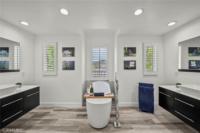 28502 Agajanian, Saugus, CA 91390