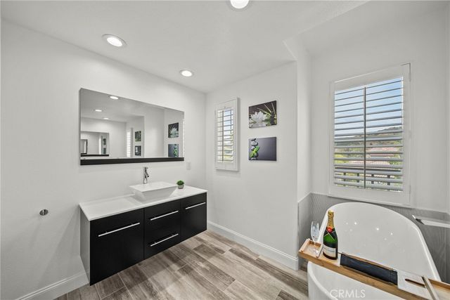28502 Agajanian, Saugus, CA 91390