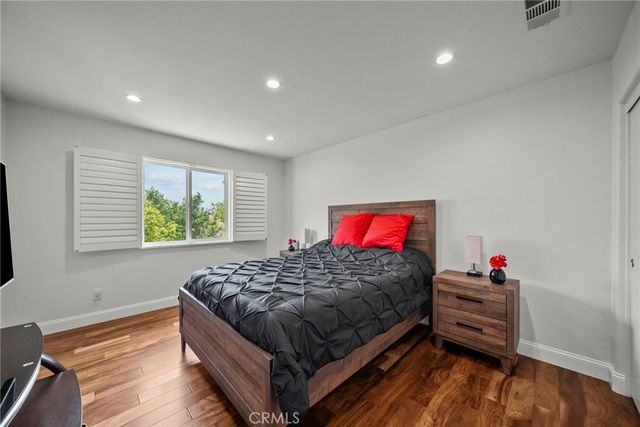 28502 Agajanian, Saugus, CA 91390