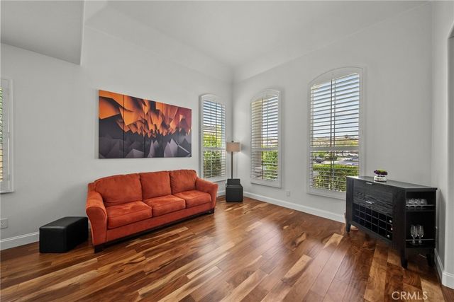28502 Agajanian, Saugus, CA 91390