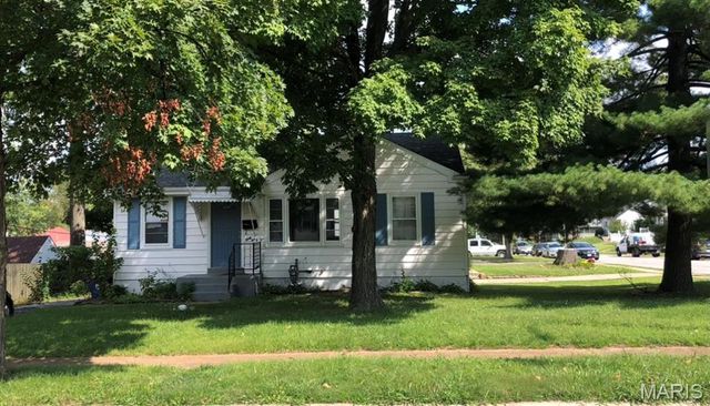 3102 Saint Myron Lane, St Ann, MO 63074