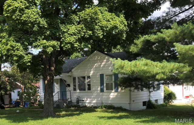 3102 Saint Myron Lane, St Ann, MO 63074
