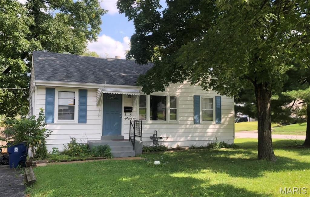 3102 Saint Myron Lane, St Ann, MO 63074