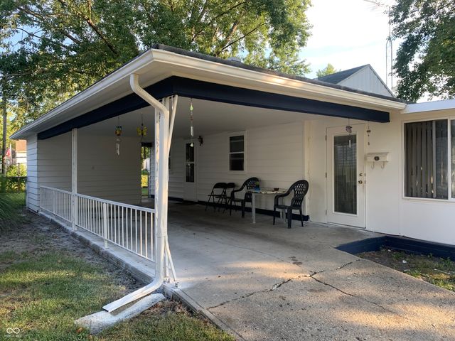 2207 E Sharon Drive, Muncie, IN 47302