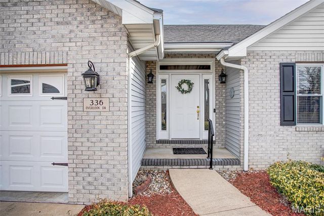 336 Overlook Drive, Edwardsville, IL 62025