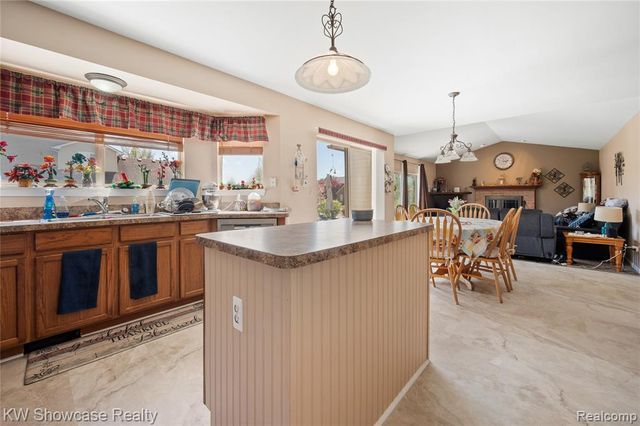 58767 Hunters Court, South Lyon, MI 48178