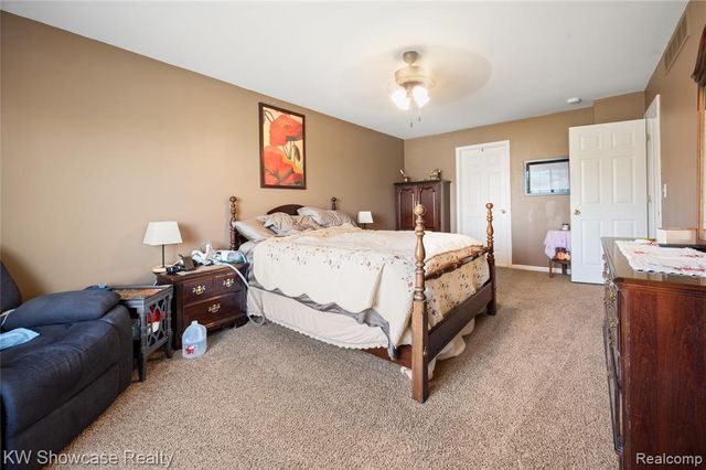 58767 Hunters Court, South Lyon, MI 48178