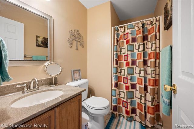 58767 Hunters Court, South Lyon, MI 48178