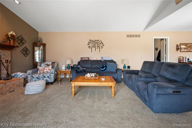 58767 Hunters Court, South Lyon, MI 48178
