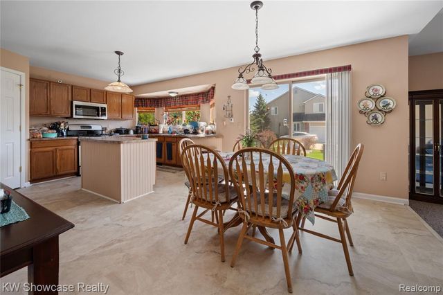 58767 Hunters Court, South Lyon, MI 48178