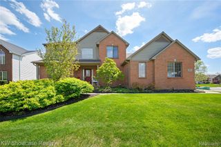 58767 Hunters Court, South Lyon, MI 48178