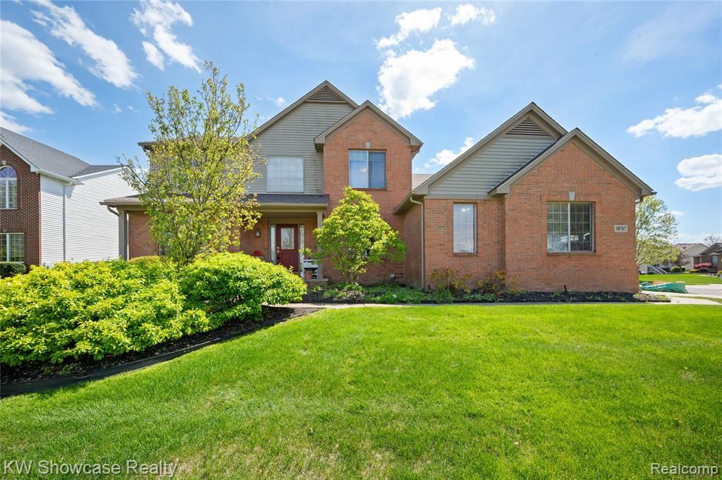 58767 Hunters Court, South Lyon, MI 48178
