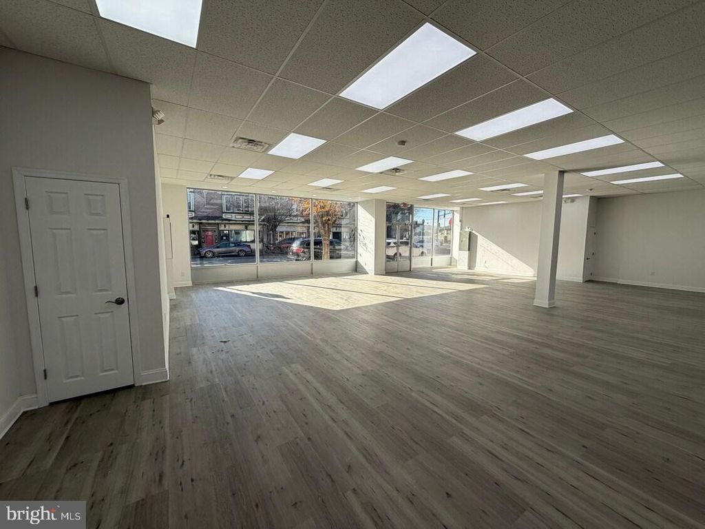 527-529 MONMOUTH ST, GLOUCESTER CITY, NJ 08030 — photo 2