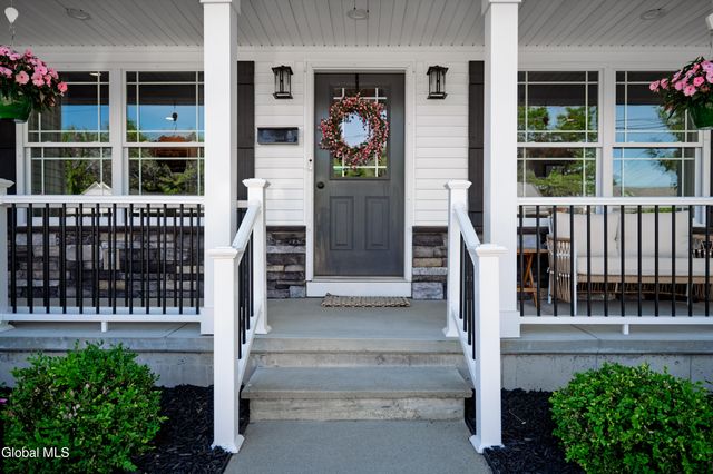 2069 Amsterdam Avenue, Rotterdam, NY 12303
