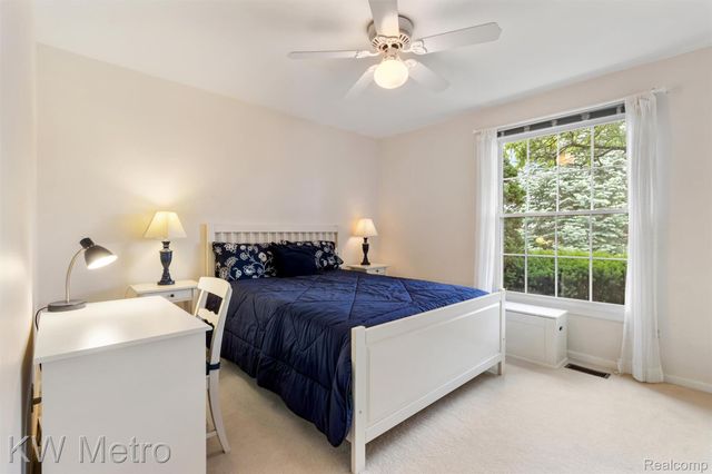 34721 Pembroke Avenue, Livonia, MI 48152