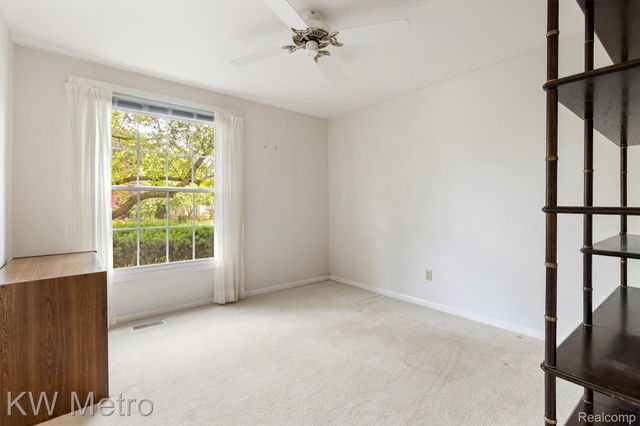 34721 Pembroke Avenue, Livonia, MI 48152