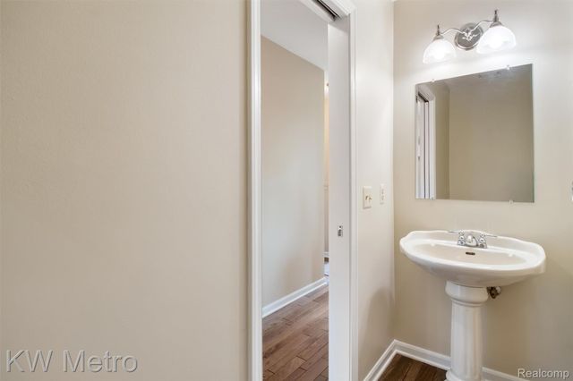 34721 Pembroke Avenue, Livonia, MI 48152
