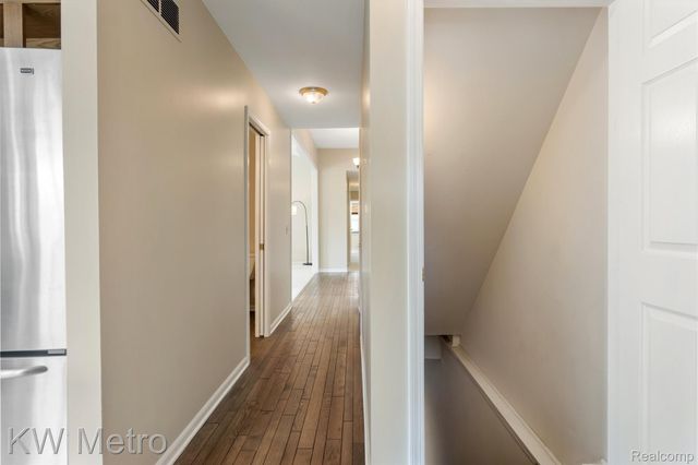 34721 Pembroke Avenue, Livonia, MI 48152