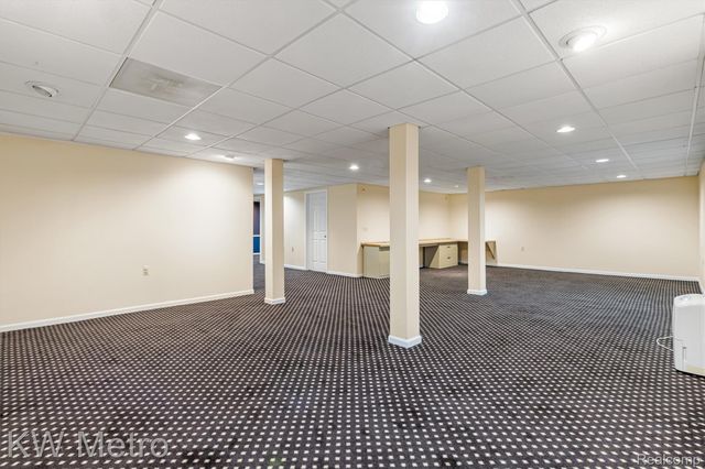 34721 Pembroke Avenue, Livonia, MI 48152