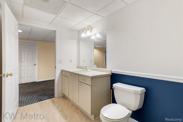 34721 Pembroke Avenue, Livonia, MI 48152