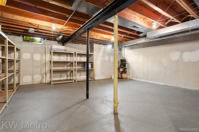 34721 Pembroke Avenue, Livonia, MI 48152
