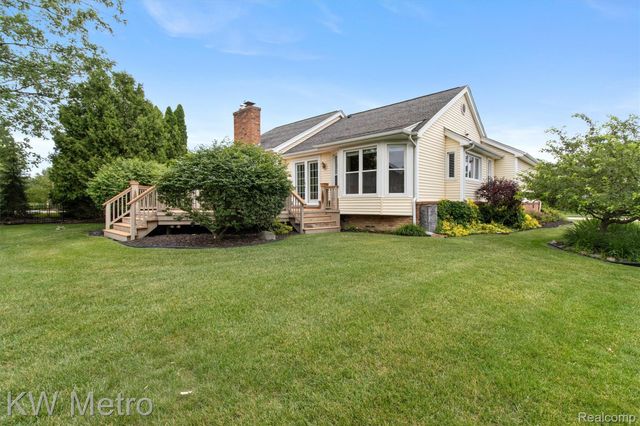 34721 Pembroke Avenue, Livonia, MI 48152