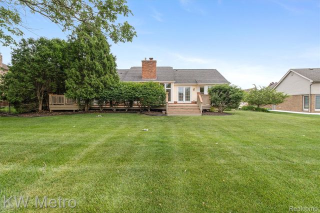 34721 Pembroke Avenue, Livonia, MI 48152