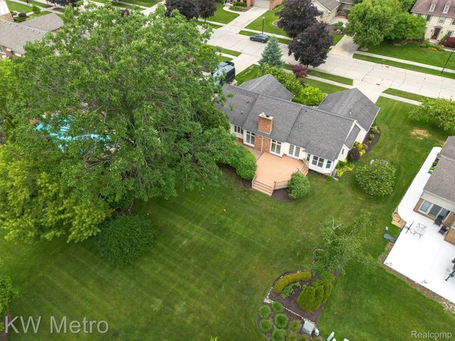 34721 Pembroke Avenue, Livonia, MI 48152