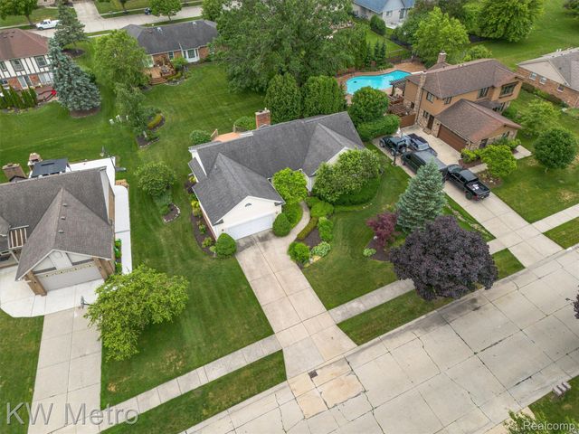 34721 Pembroke Avenue, Livonia, MI 48152