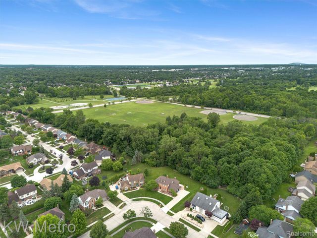 34721 Pembroke Avenue, Livonia, MI 48152
