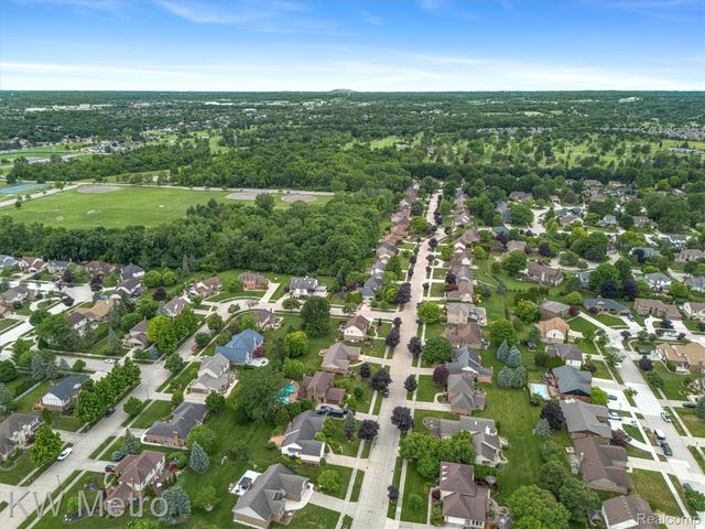 34721 Pembroke Avenue, Livonia, MI 48152